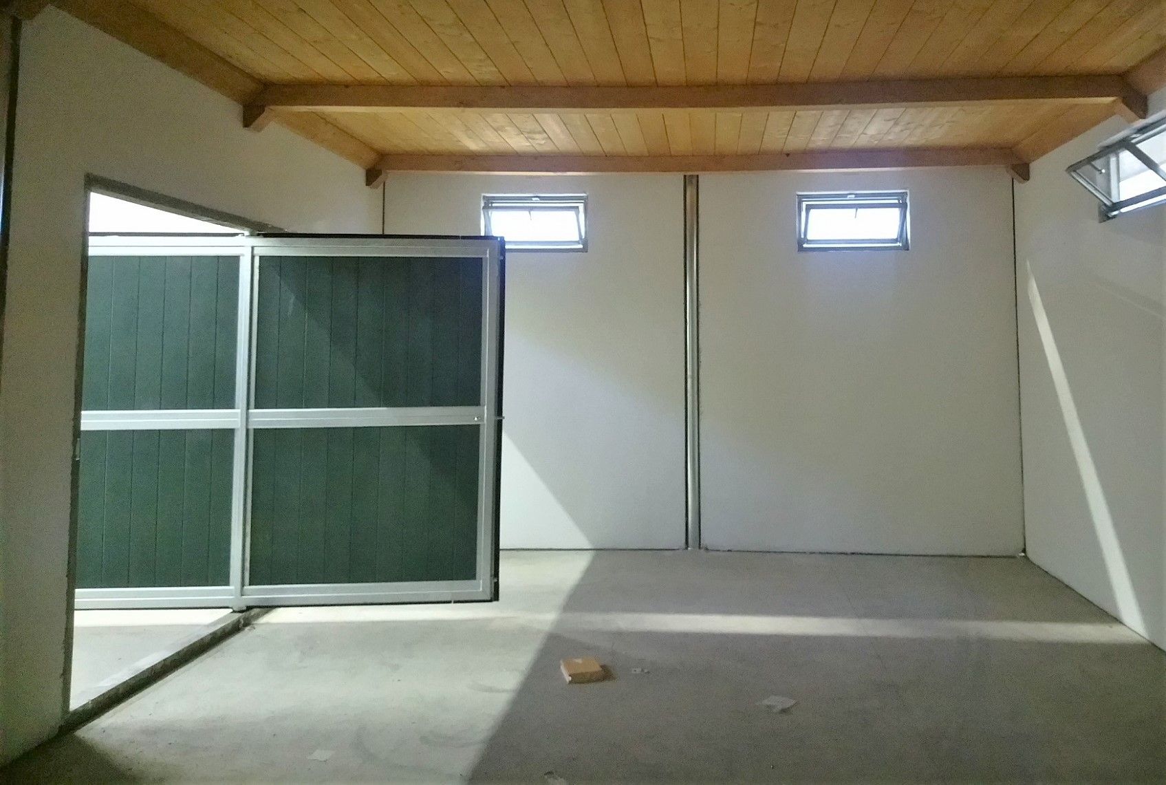 Zona selleria con parete girevole
