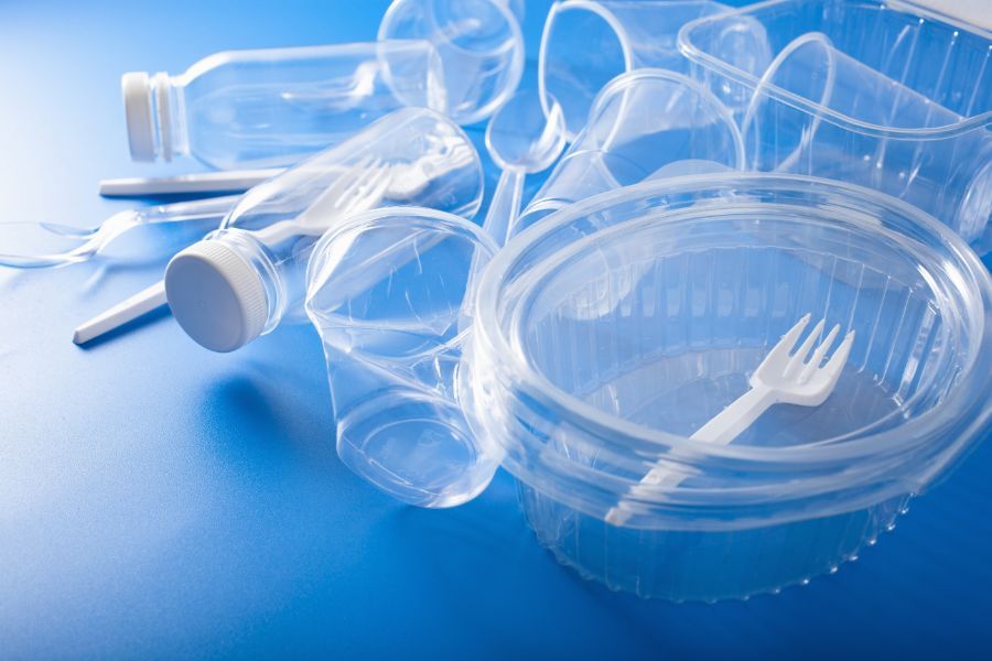 rifiuti di plastica
