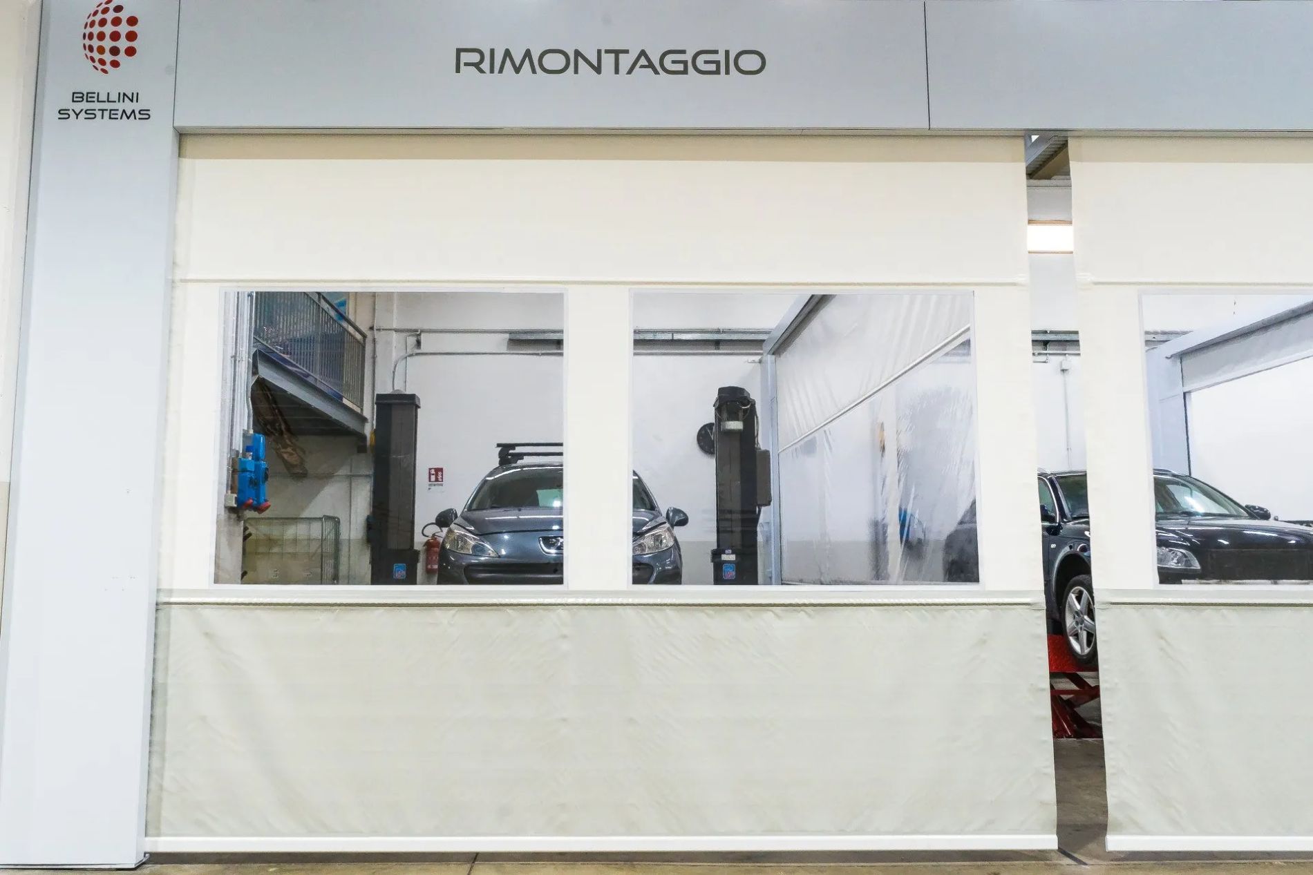 area rimontaggio di un'autocarrozzeria