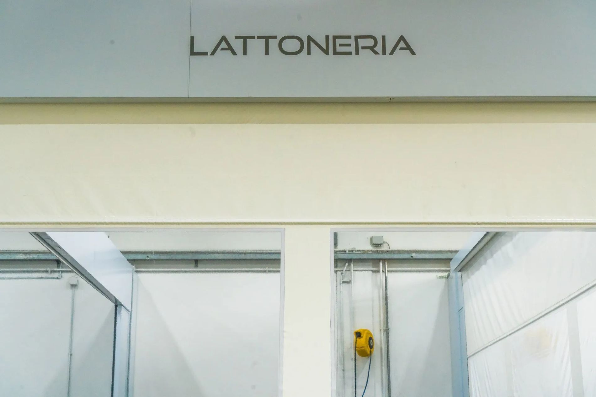 area lattoneria di un'autofficina