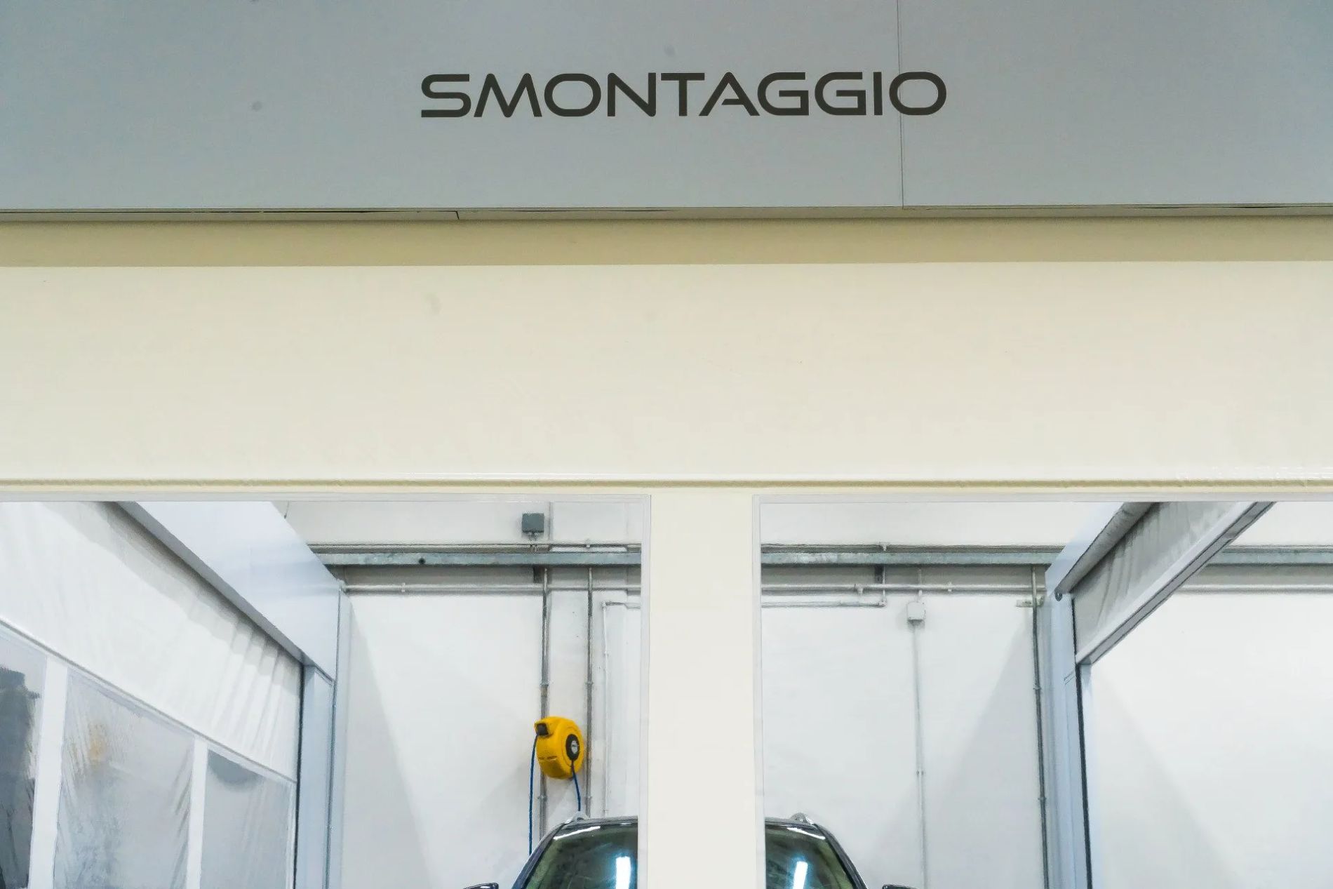 area smontaggio di un'autofficina