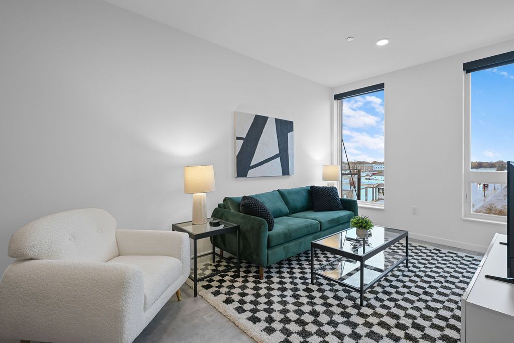 Nice apartment with furnished livingroom in Green Bay