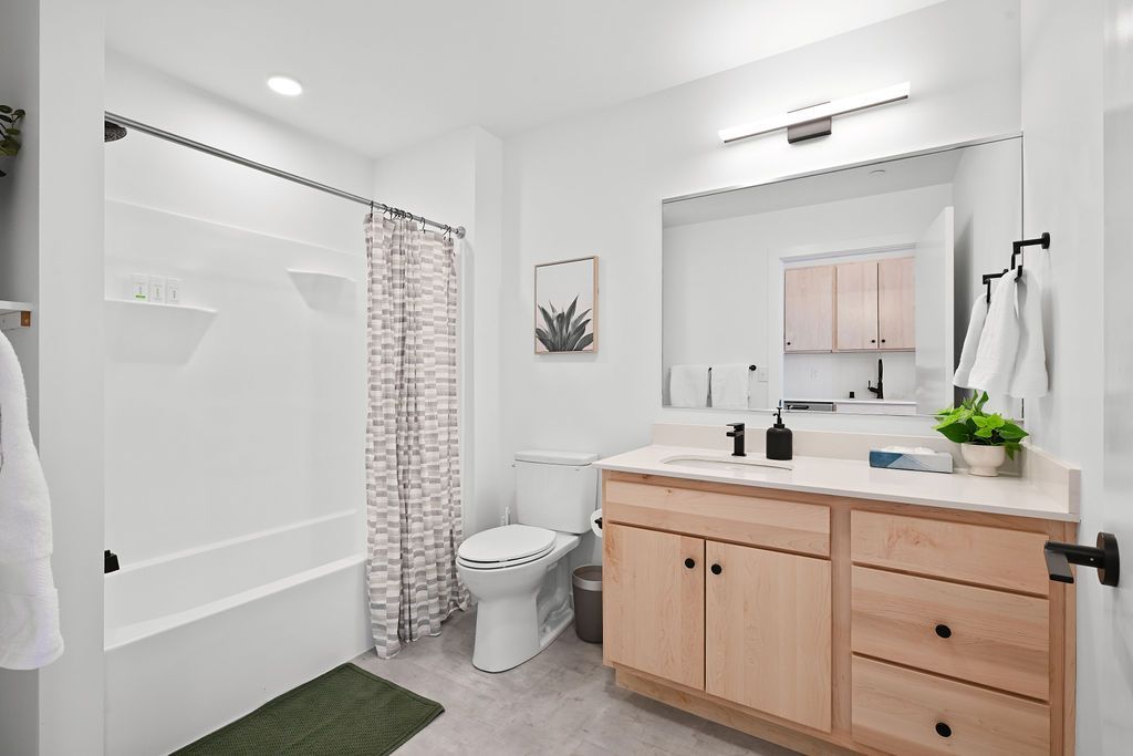 Modern apartment bathroom Ashwaubenon, WI