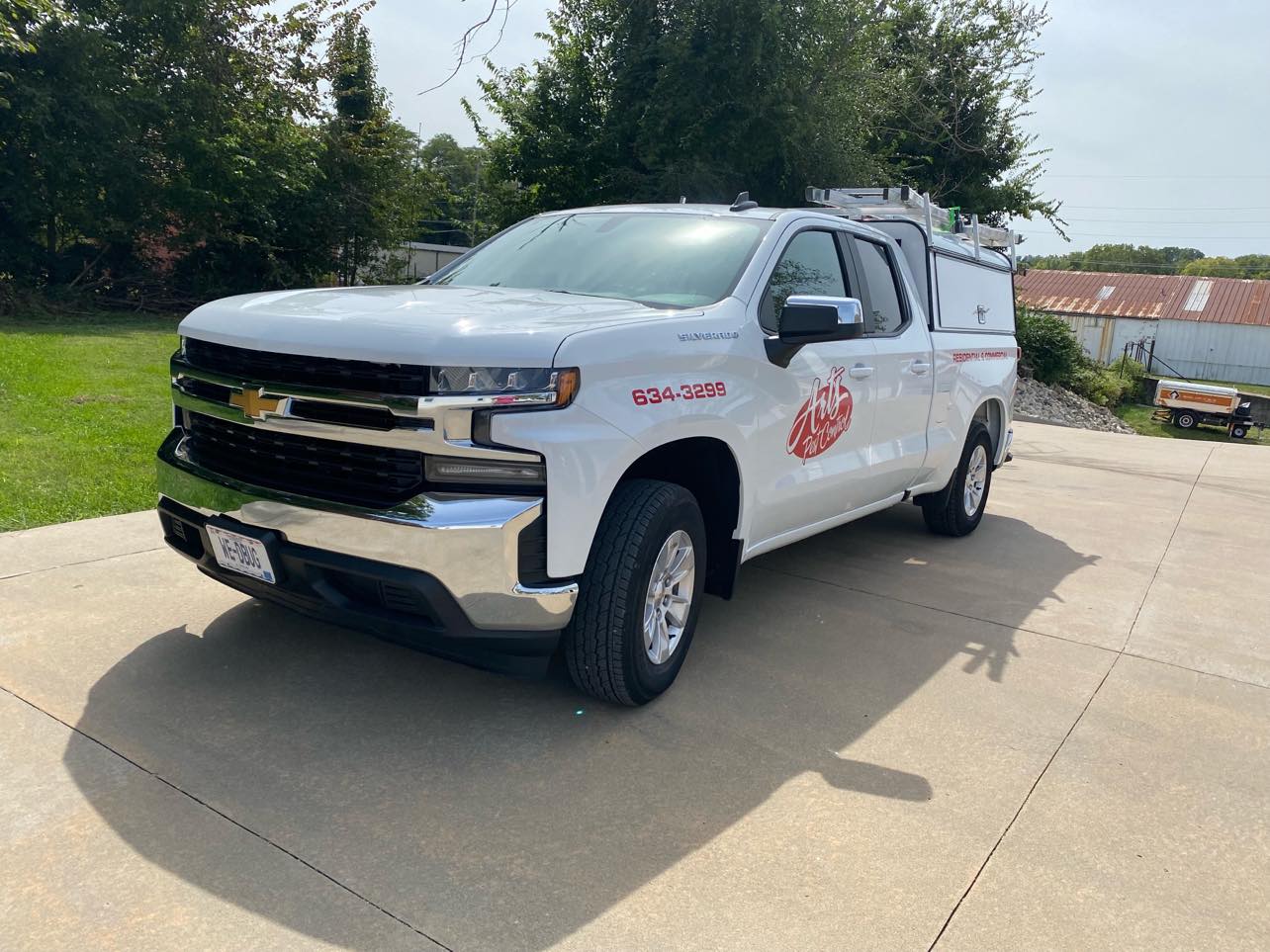 Vehicle — Jefferson City, MO — Art’s Pest Control
