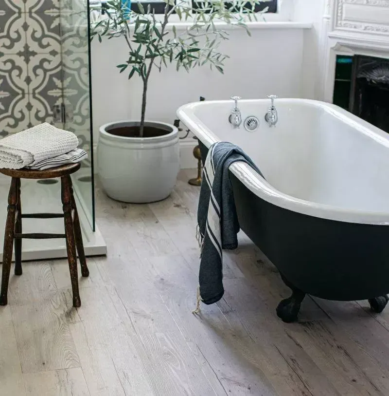 High-quality family-owned bathroom renovation, guaranteed on-time completion in Newcastle and the Hunter region.