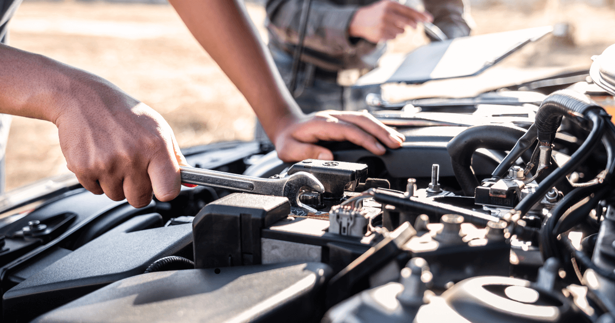 a mechanic doing an auto repair in Houston Tx