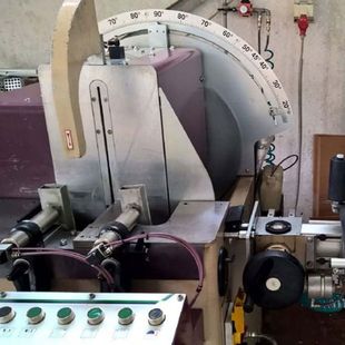 macchina da taglio CNC