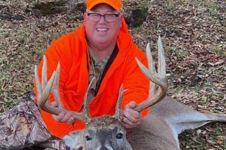 Big Bucks, Deer Hunting, Bow Hunting, Gun Hunting, Deer Scents, Minnesota Hunting, Deer Mineral, Urine Scents, Rut, Pre Rut.