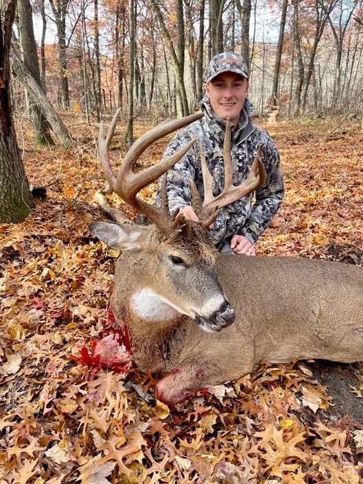 Big Bucks, Deer Behavior, Deer Hunting, Rut, Pre Rut, Bow Hunting, Gun Hunting, Minnesota Hunting, Testimonial, Site Review.