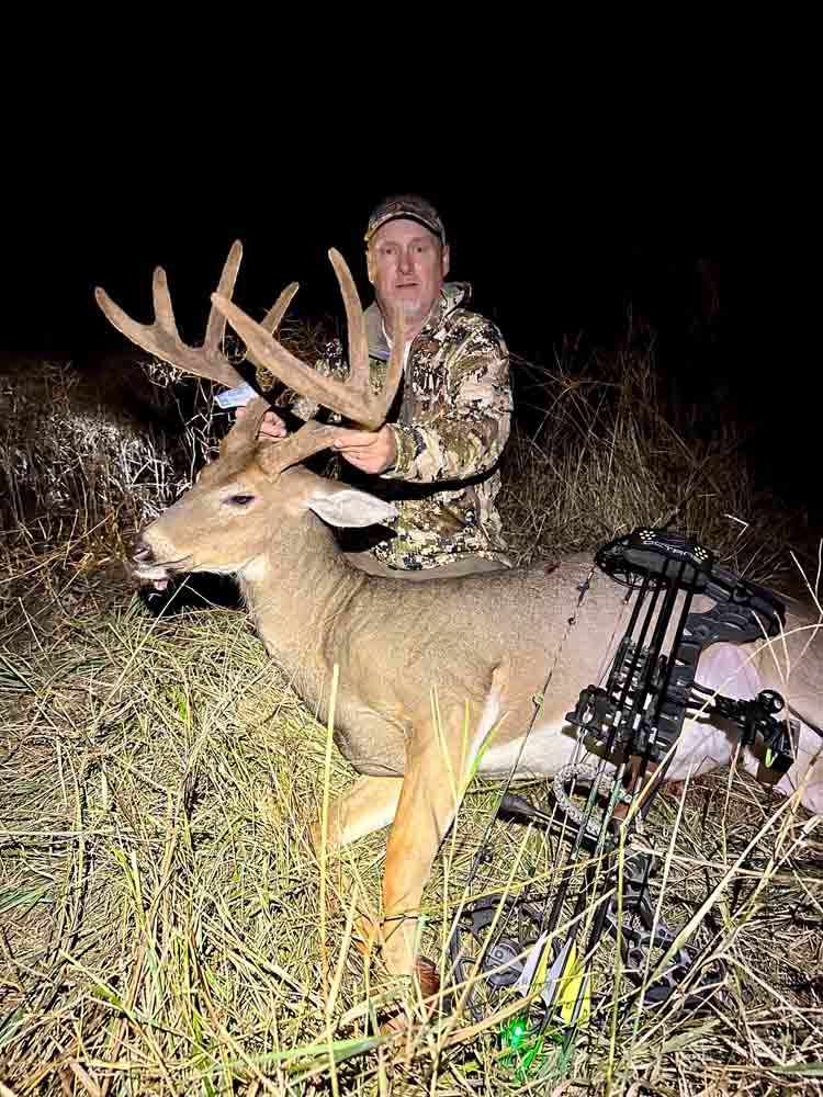 Big Bucks, Deer Behavior, Deer Hunting, Rut, Pre Rut, Bow Hunting, Gun Hunting, Minnesota Hunting, Testimonial, Site Review.