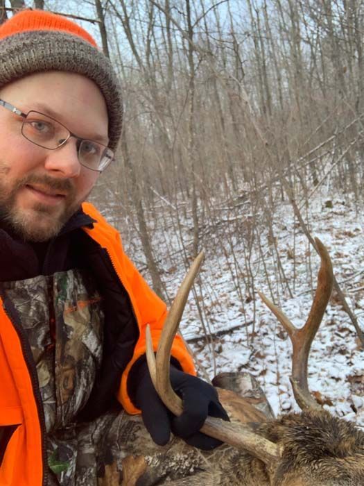 Minnesota Hunting, Big Buck Adventures, Food Plot Seed Mixes, Deer Scents, Bow Hunting, Gun Hunting, Rut, Pre Rut.