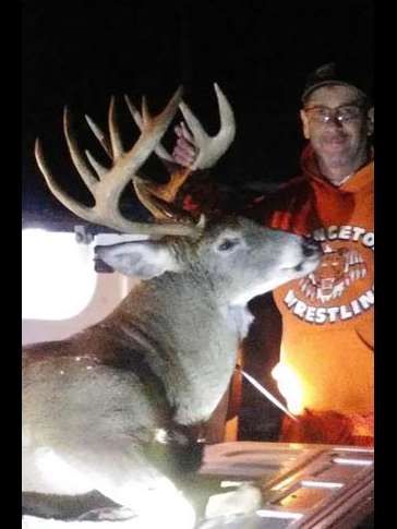 Deer Hunting, Minnesota Hunting, Mock Scrapes, Buck Preorbital, Deer Mineral, Urine Scents, Glandular Scents, Rut, Big Bucks