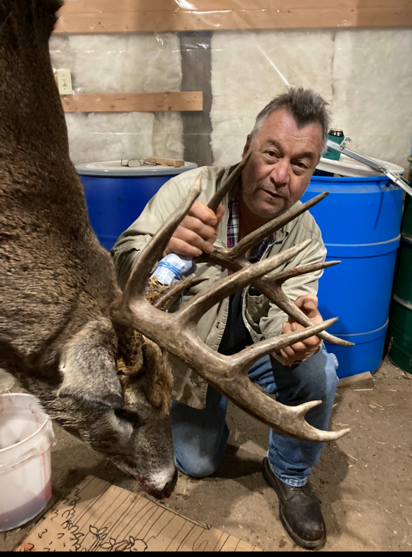 Big Bucks, Deer Behavior, Deer Hunting, Rut, Pre Rut, Bow Hunting, Gun Hunting, Minnesota Hunting, Testimonial, Site Review.
