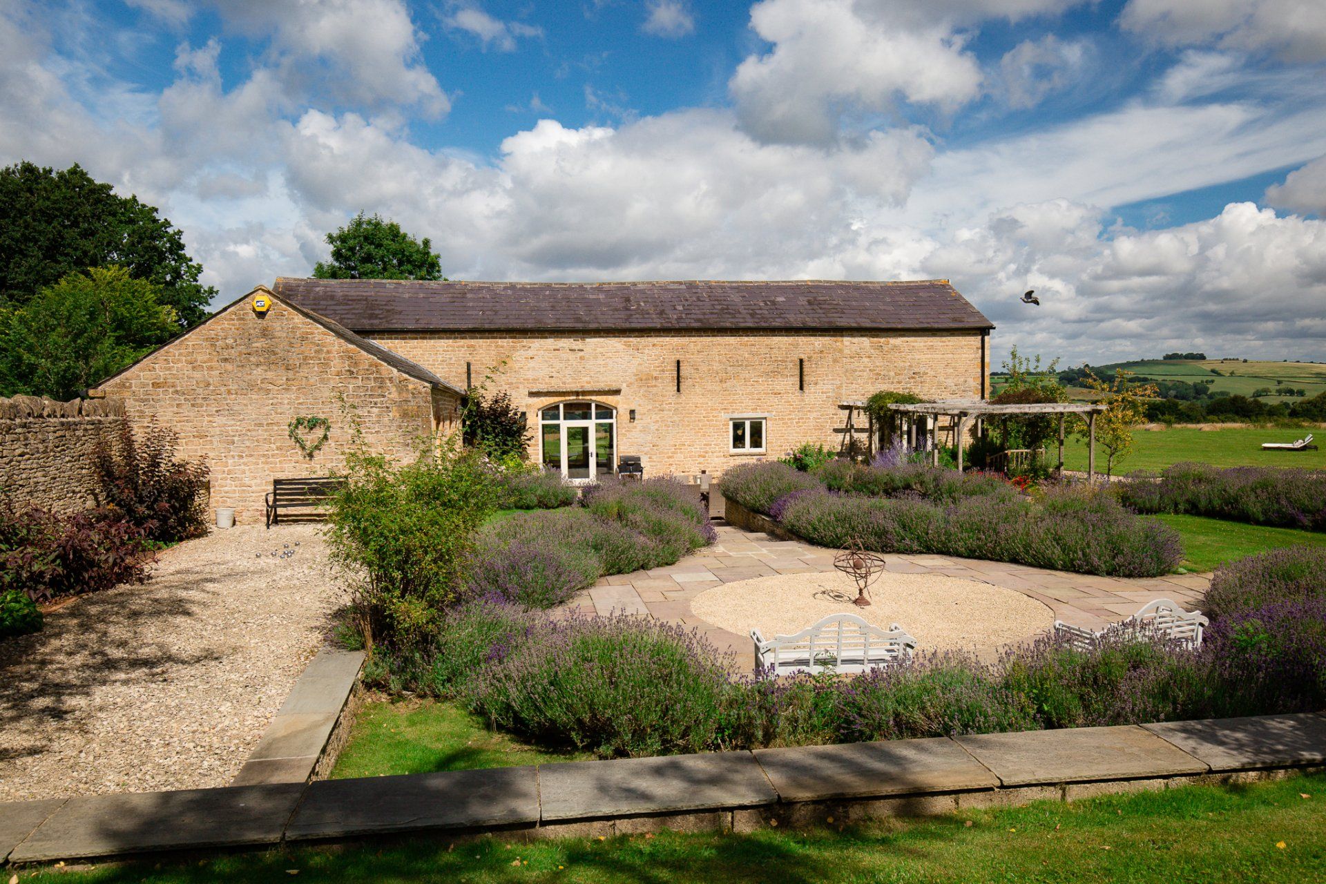 The Farmhouse Barn, Large family accommodation in the Cotswolds.
