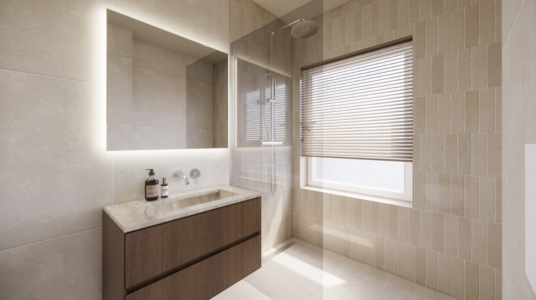 Moderne beige badkamer met houten wastafelmeubel, grote spiegel, glazen douchecabine en raamjaloezieën.