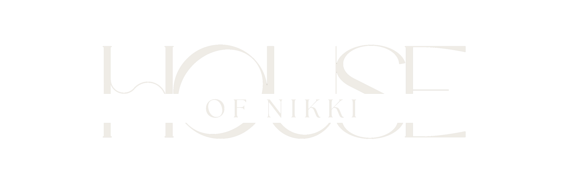 Het House of Nikki-logo in bruine schreefletters op een witte achtergrond.