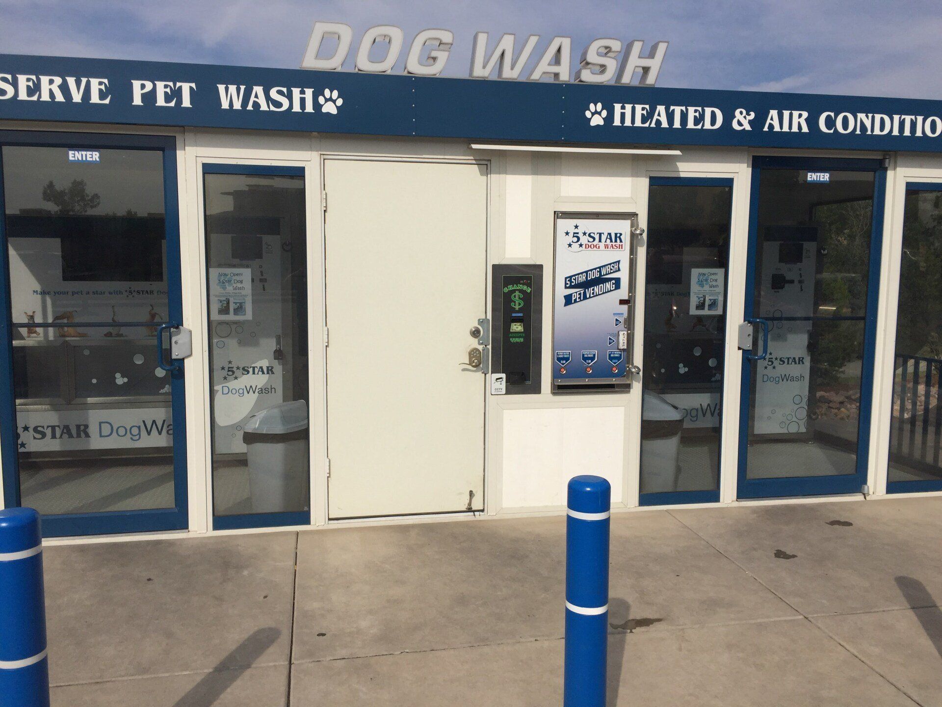 A dog wash that serves pet wash heated and air conditioned