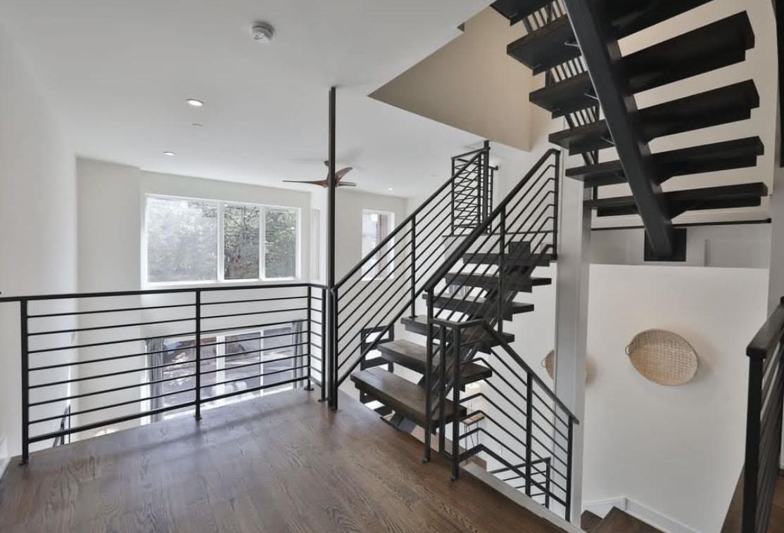 Black Mono Stringer staircase