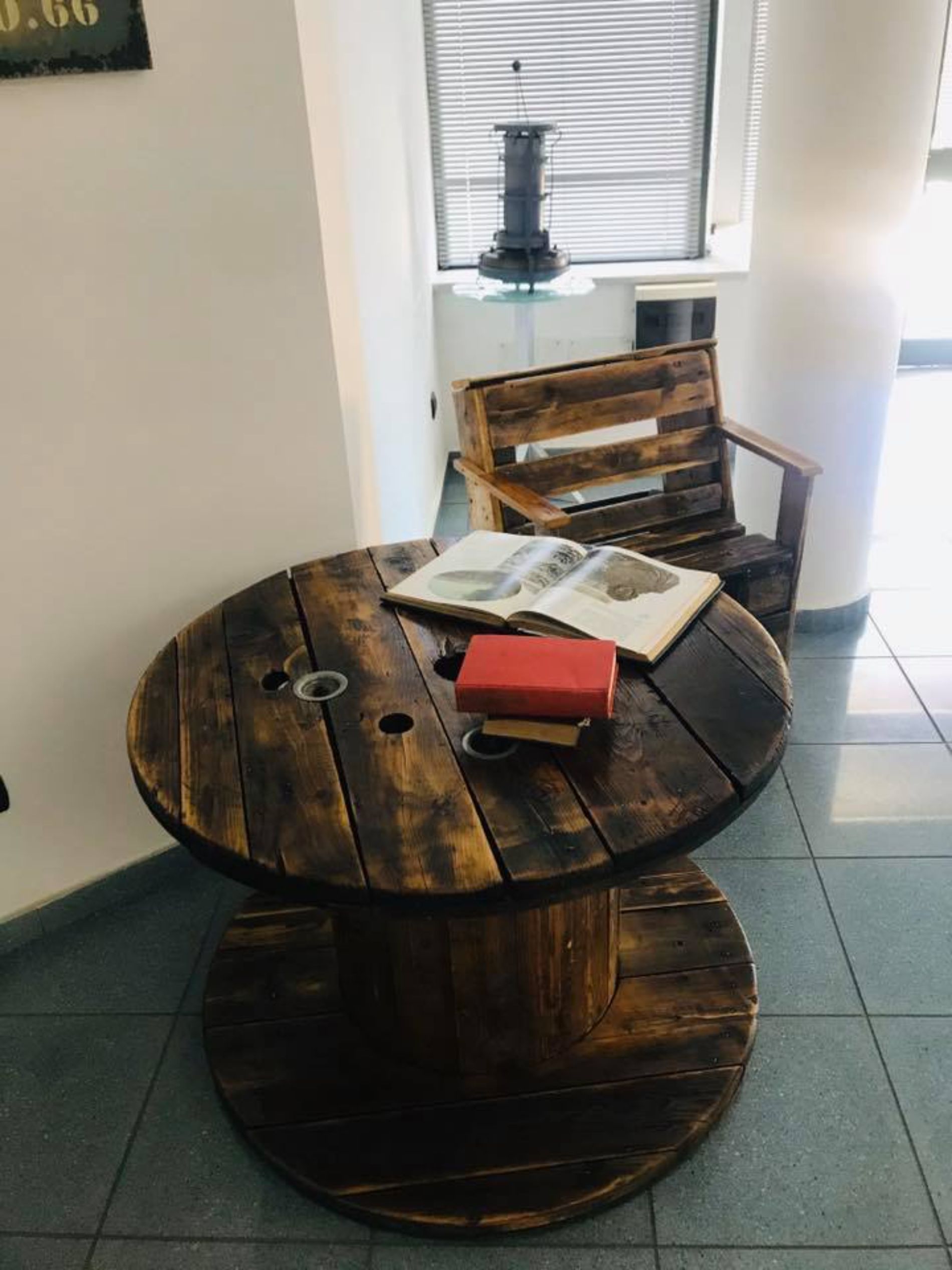 Tavolino in legno
