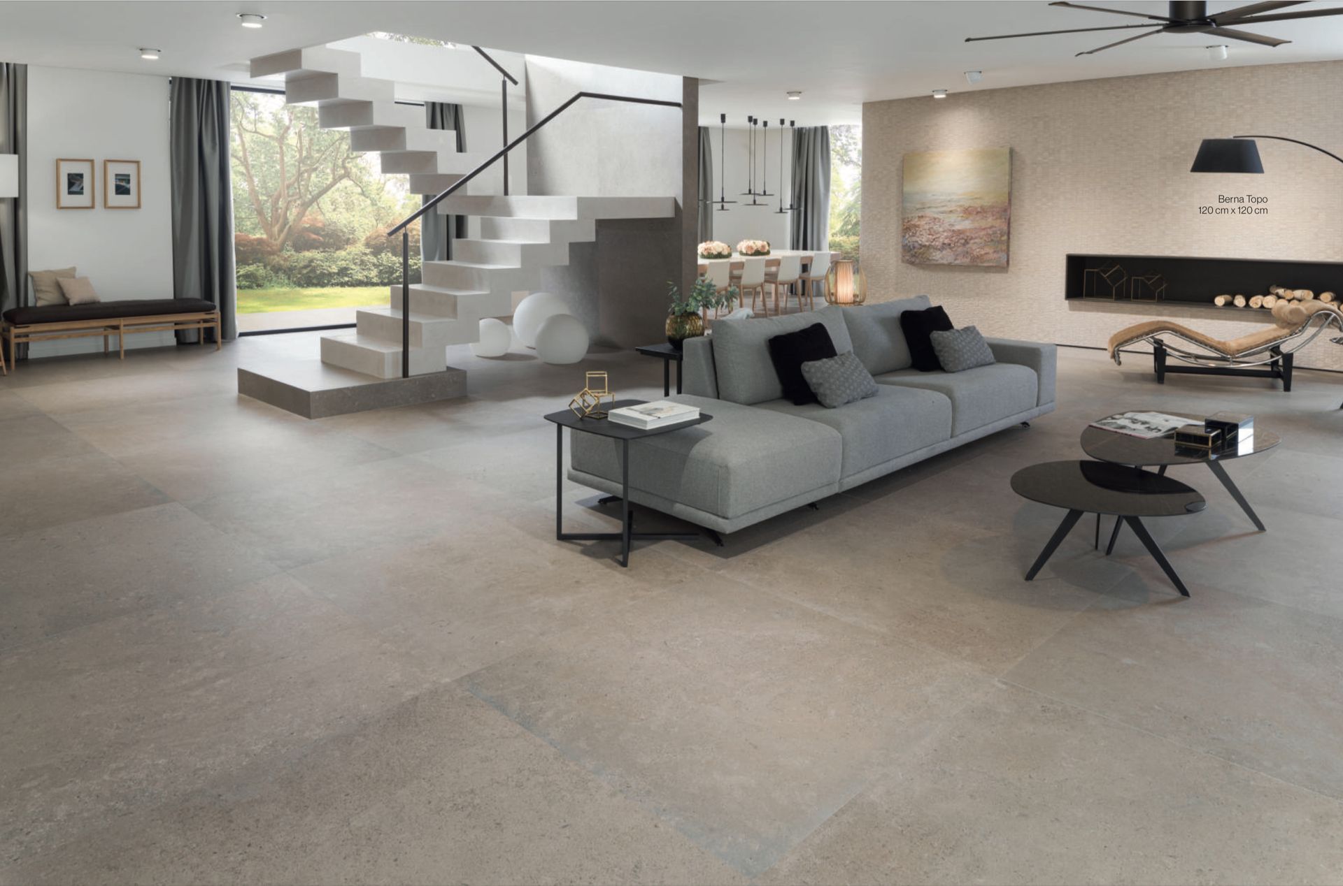 PORCELANOSA Grupo è una società leader nella fabbricazione di pavimenti in ceramica, sia per le sue avanzate tecniche di produzione che per la qualità e la versatilità dei suoi design. Le sue collezioni di pavimenti sono ispirate ai materiali naturali e includono le proprietà tecniche della ceramica. Le texture del legno, del cemento, del marmo o del granito vengono riprodotte in alcune delle sue collezioni ceramiche principali.
Tra i materiali naturali spiccano il legno di quercia o di noce e le pietre naturali come il calcare, le quarziti, le ardesie o il basalto. Ognuno di questi pezzi aumenta la resistenza e la durabilità di spazi interni come bagni, cucine e camere da letto o di spazi esterni come terrazze e facciate.