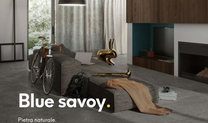 Acclamata e apprezzata da designer ed architetti, l’omonima pietra naturale estratta in Alta Savoia, nelle Alpi francesi, è utilizzata sia per l’interno che per l’esterno, sia per le opere nuove che per le ristrutturazioni. È caratterizzata da uno sfondo cristallino con sfumature che variano dal grigio chiaro bluastro al grigio scuro. Ed esattamente come dal modello di riferimento, Blue Savoy, in gres porcellanato, riproduce sulla sua superficie questo particolare effetto traslucido.