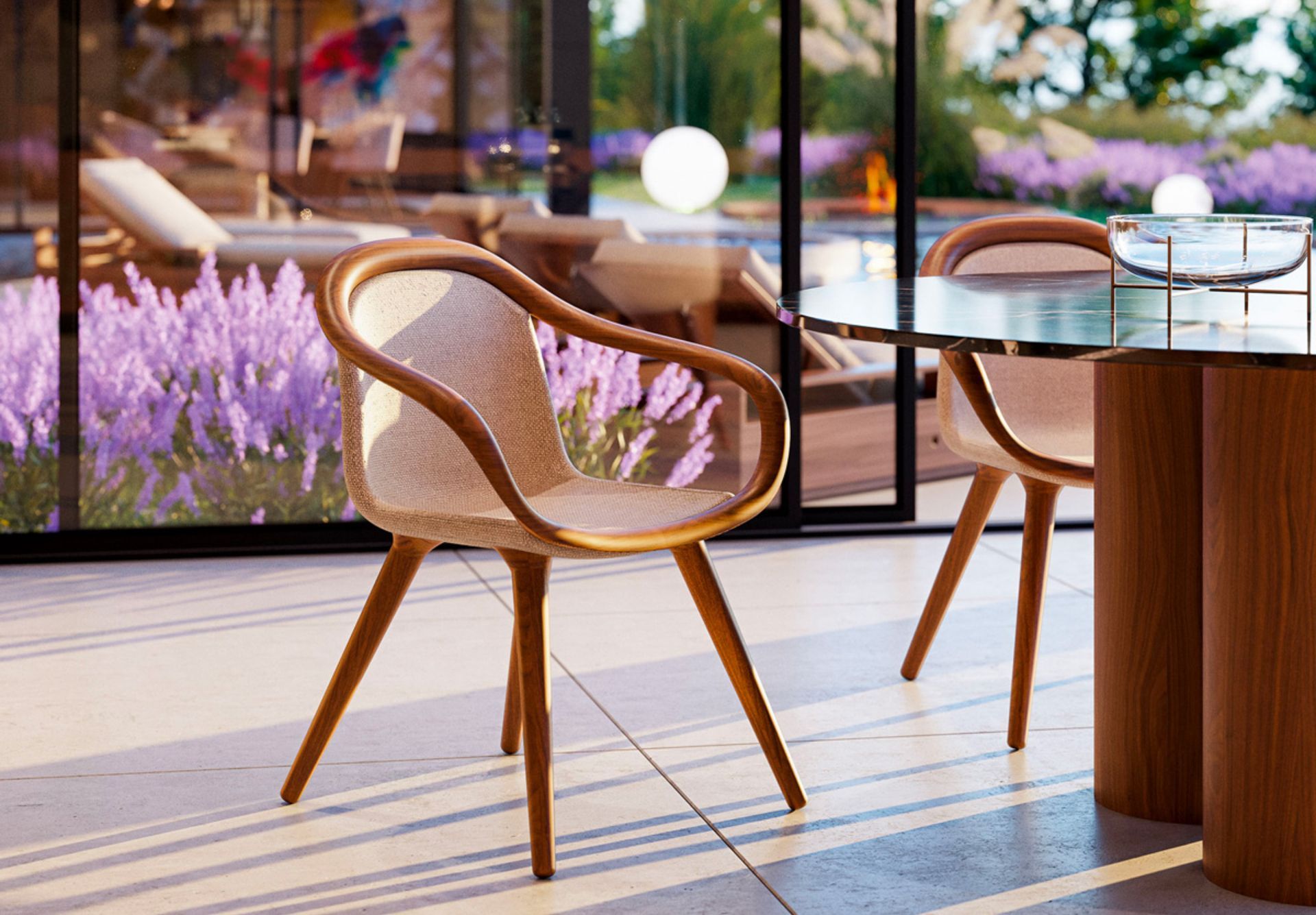 Ginevra è una poltroncina in legno massello a lavorazione tecnologica complessa, frutto di un’esperienza costruttiva storica che unisce capacità artigianali di notevole competenza ed una profonda conoscenza dei materiali. Ginevra si distingue per l’incomparabile bellezza del design e per il comfort anatomico della seduta.