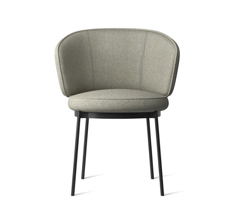 Concorde
La Concorde Chair dalle forme ampie come la piazza da cui prende il nome è una seduta accogliente, complice il suo schienale totale.‎ Una poltroncina fluida nella forma e pregiata nelle finiture.‎ La sezione circolare metallica fa da base per la cuscinatura regolare e le gambe in metallo crudo esterne.‎ La collezione Plaza racconta un viaggio metaforico tra le capitali europee interpretandone le piazze urbane più iconiche, e si compone di tavoli, sedute, cabinet, writing desk e consolle, progettati non solo per la dimensione domestica più intima, ma anche per gli spazi dinamici dell’accoglienza.