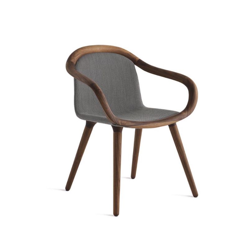Ginevra
Ginevra è una poltroncina in legno massello a lavorazione tecnologica complessa, frutto di un’esperienza costruttiva storica che unisce capacità artigianali di notevole competenza ed una profonda conoscenza dei materiali. Ginevra si distingue per l’incomparabile bellezza del design e per il comfort anatomico della seduta.