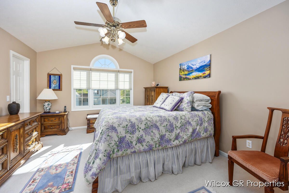 1041 Dogwood Meadows Drive SE, Ada, Michigan 49301