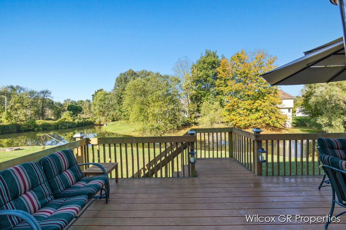 1041 Dogwood Meadows Drive SE, Ada, Michigan 49301