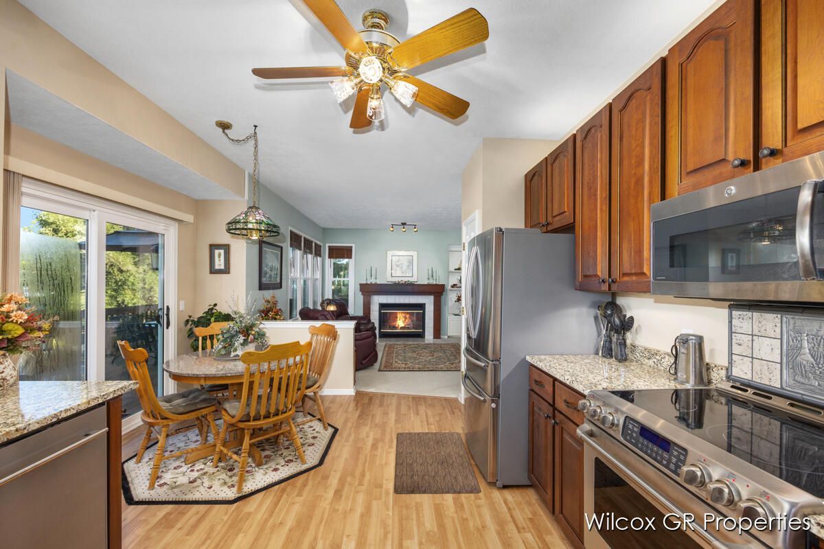 1041 Dogwood Meadows Drive SE, Ada, Michigan 49301