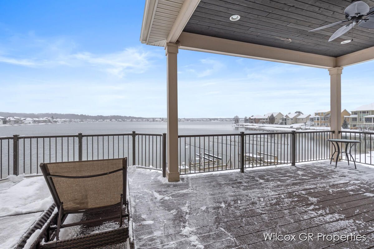 1726 N Bay Drive, Hudsonville, 49426