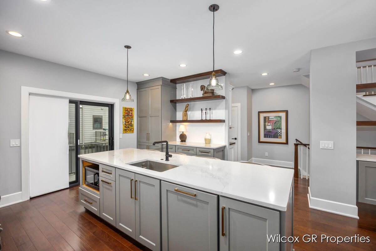 7275 Schoolhouse Drive SE #5, Ada, MI 49301