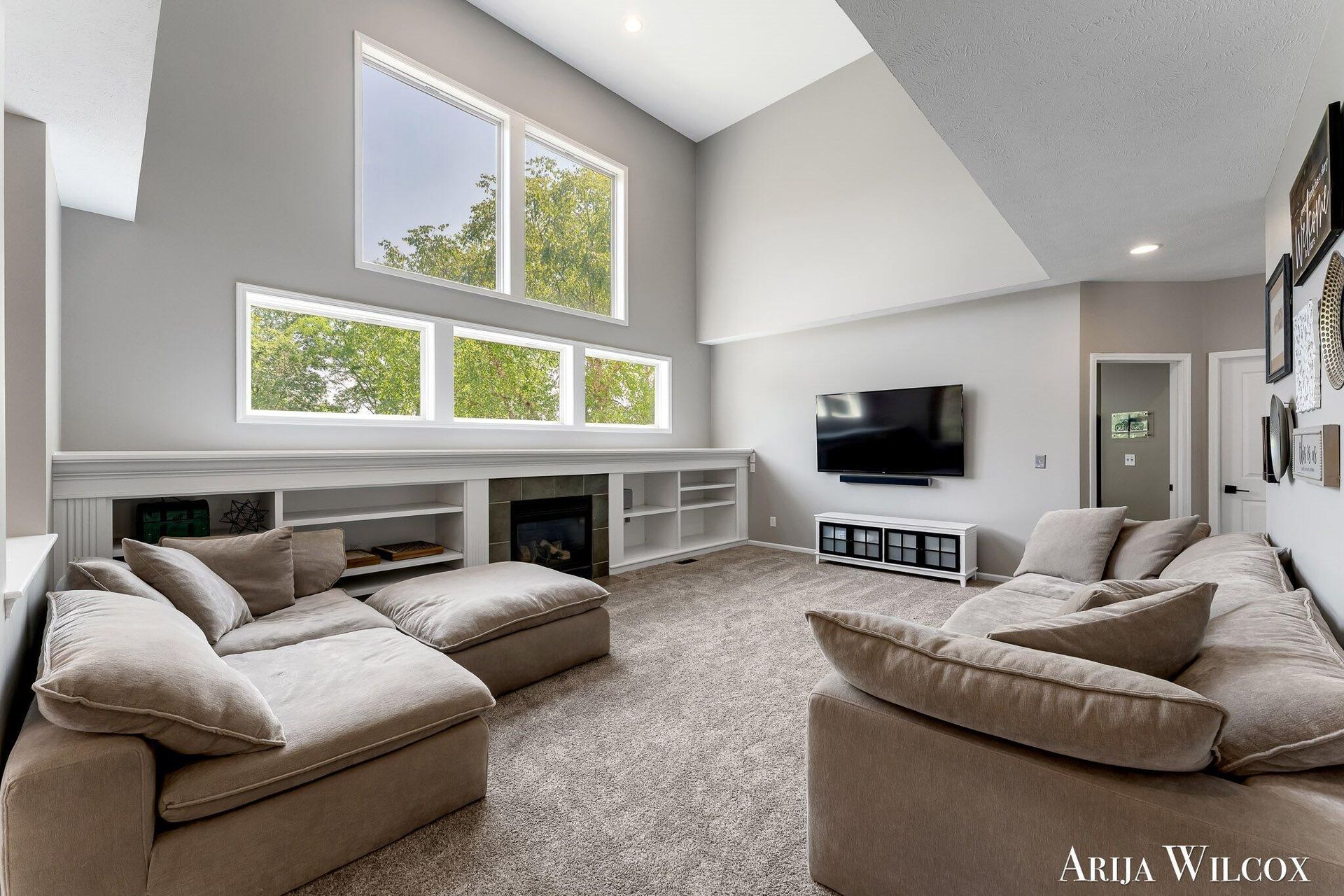 974 Dogwood Meadows Drive SE, Ada, Michigan 49301