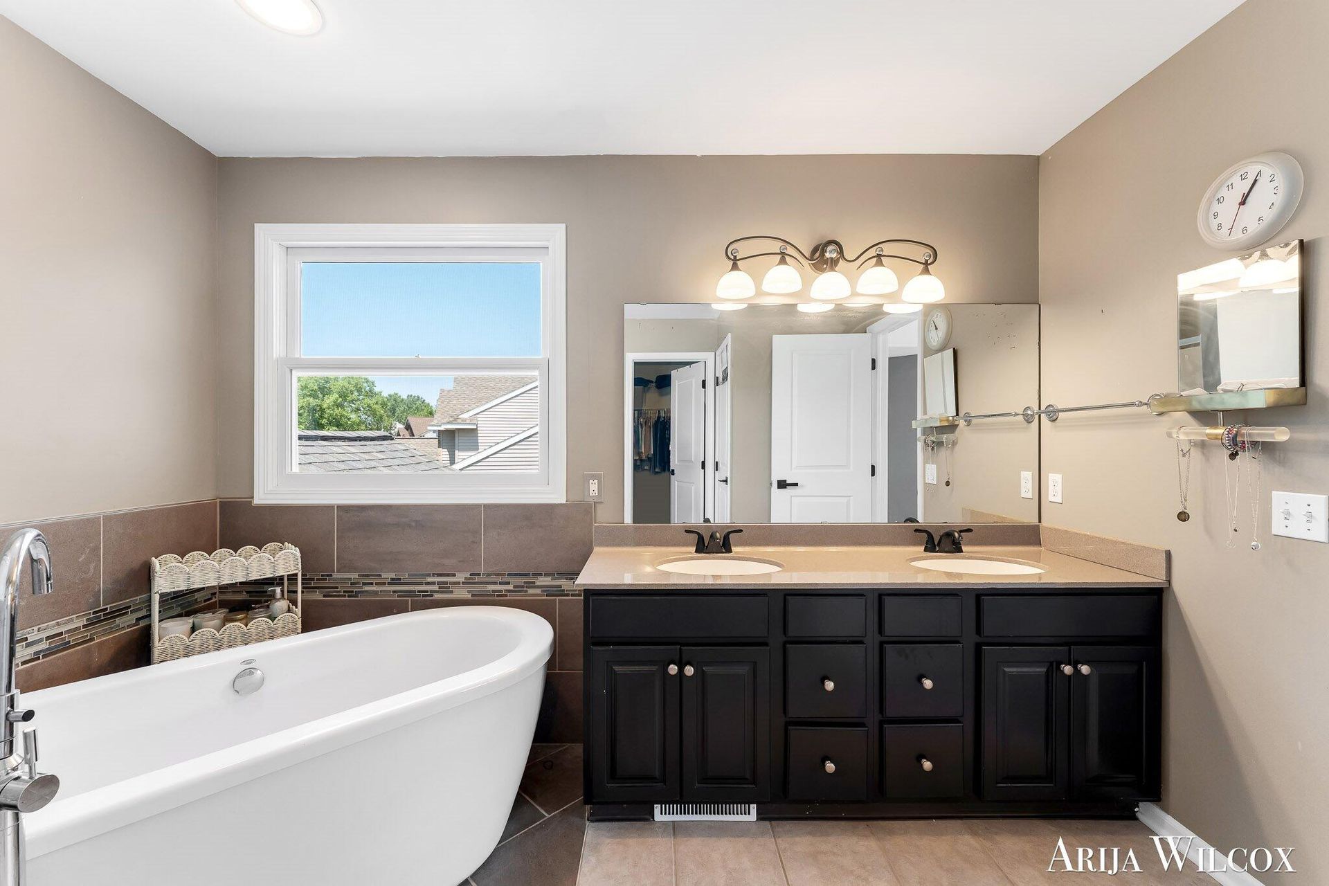 974 Dogwood Meadows Drive SE, Ada, Michigan 49301