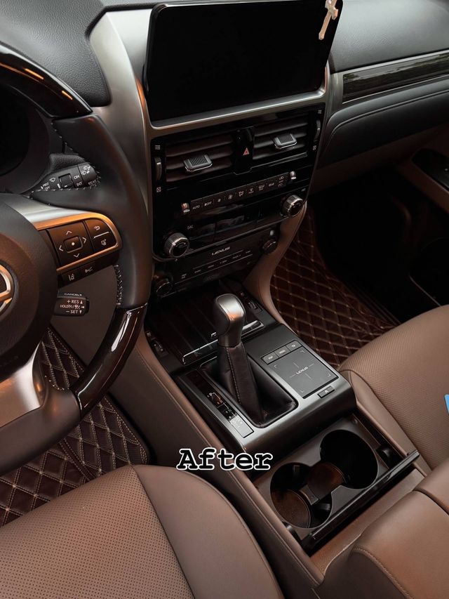 Lexus GX console after detailing, clean trim and floor mats, Ongowash mobile detailing serving The Woodlands, TX