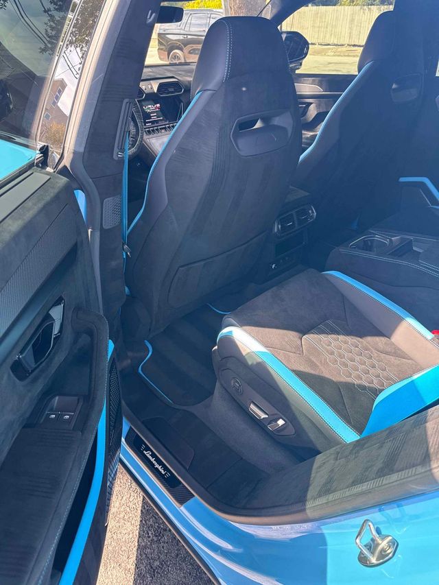 Lamborghini Urus sport seat cleaned and conditioned, Ongowash mobile detailing serving Sugar Land, TX