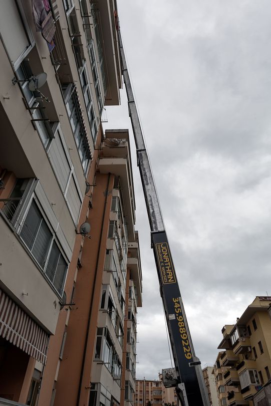 Piattaforma con elevatore per trasloco