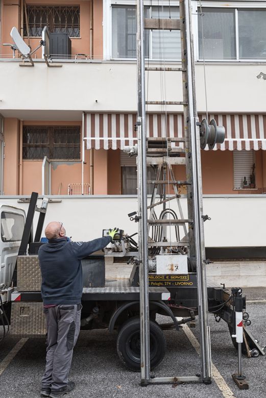 Piattaforma con elevatore per trasloco