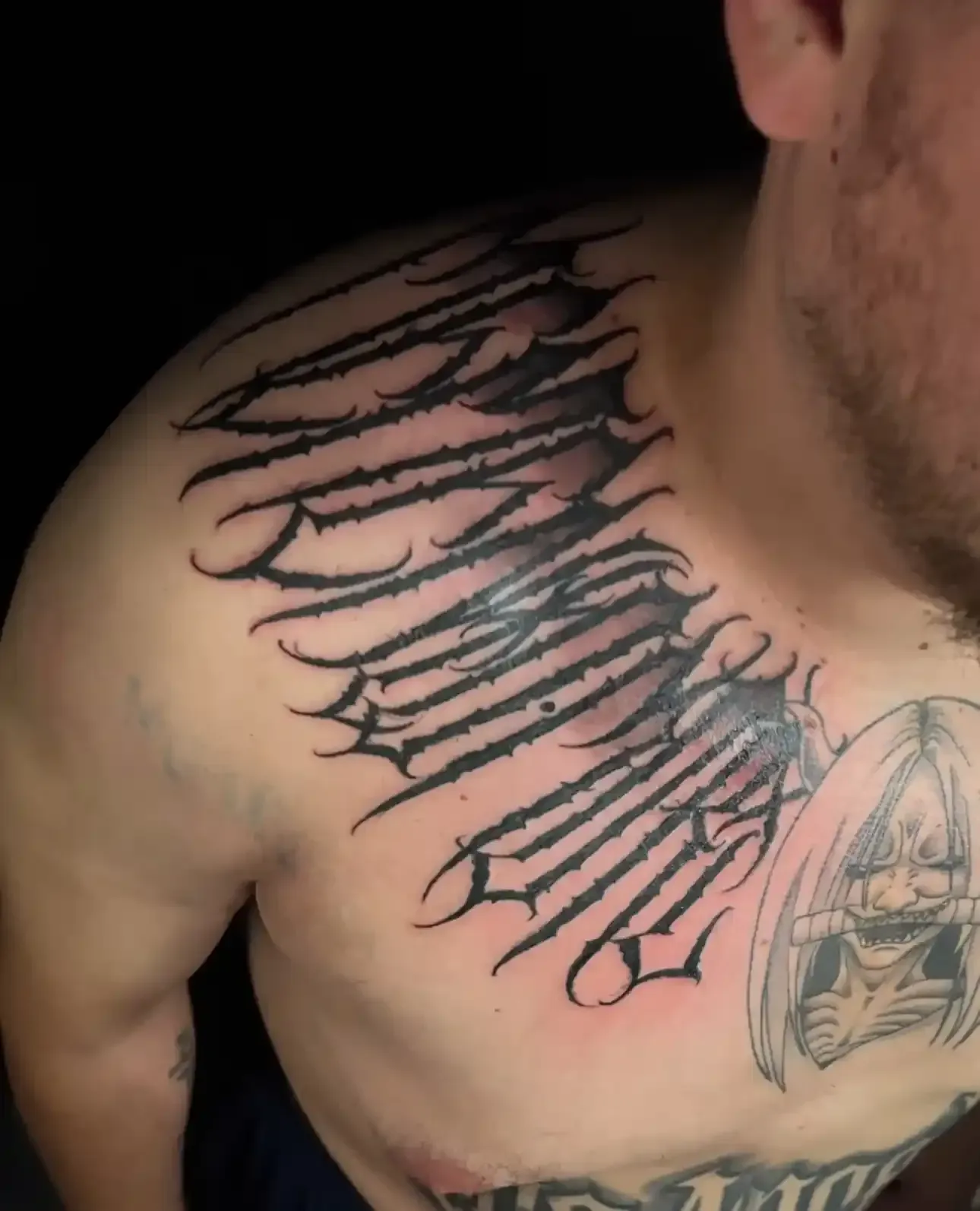 custom shoulder script tattoo by Gueroe
