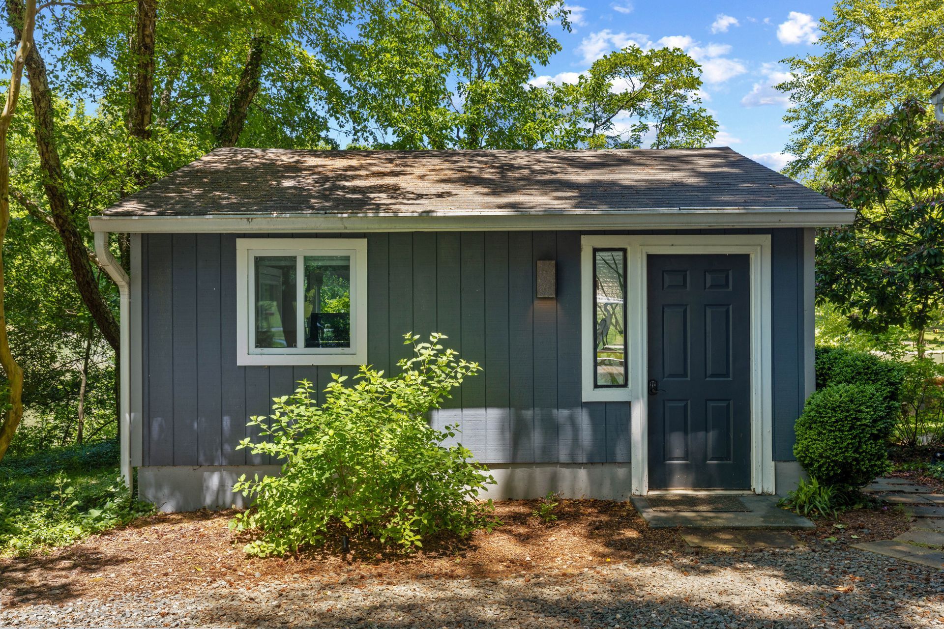 1415 Pennington