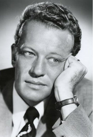 Barry Morse como el Teniente Girard en 1963