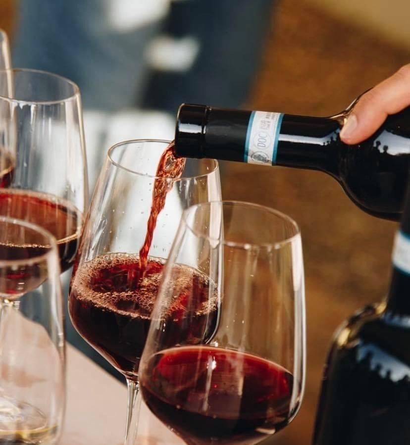 Calici per degustazione di vini rossi del Piemonte