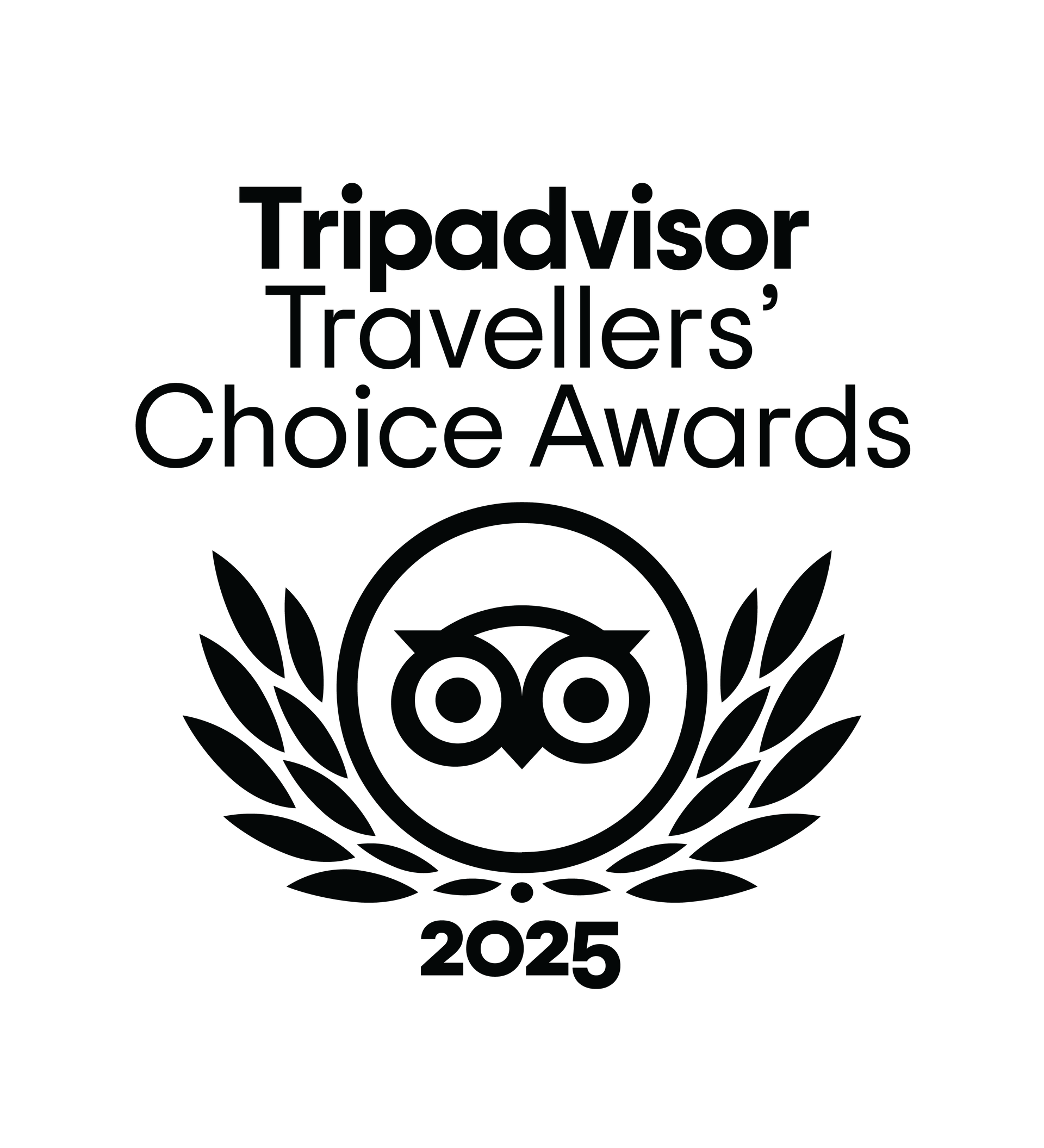 O logotipo da Travellers Choice 2023 é um logotipo preto e branco com uma coruja e uma coroa de louros.