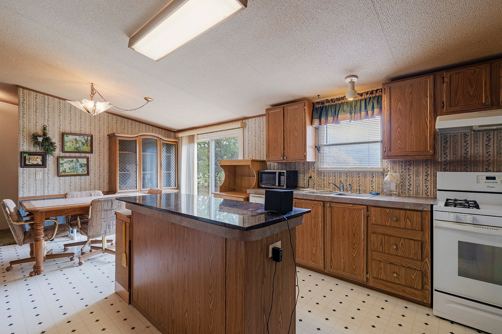 Online Auction Marshfield, MO Stevens Auction