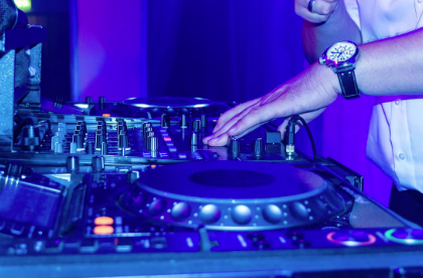 Dj Spinning