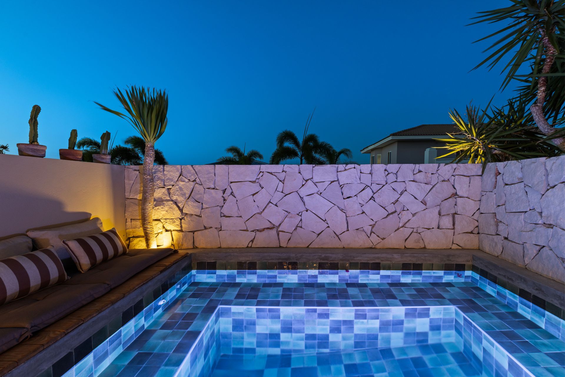Tukas.221 small pool at night