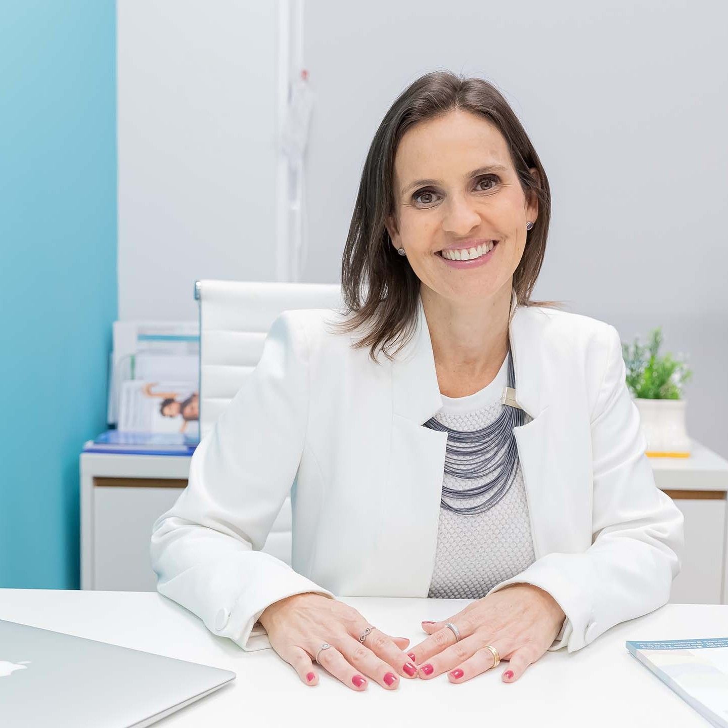 Dra. Elisabeth Fernandes