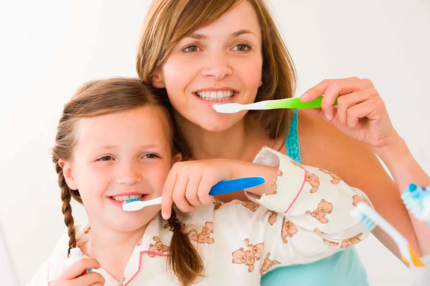 Escovação de dentes de criança