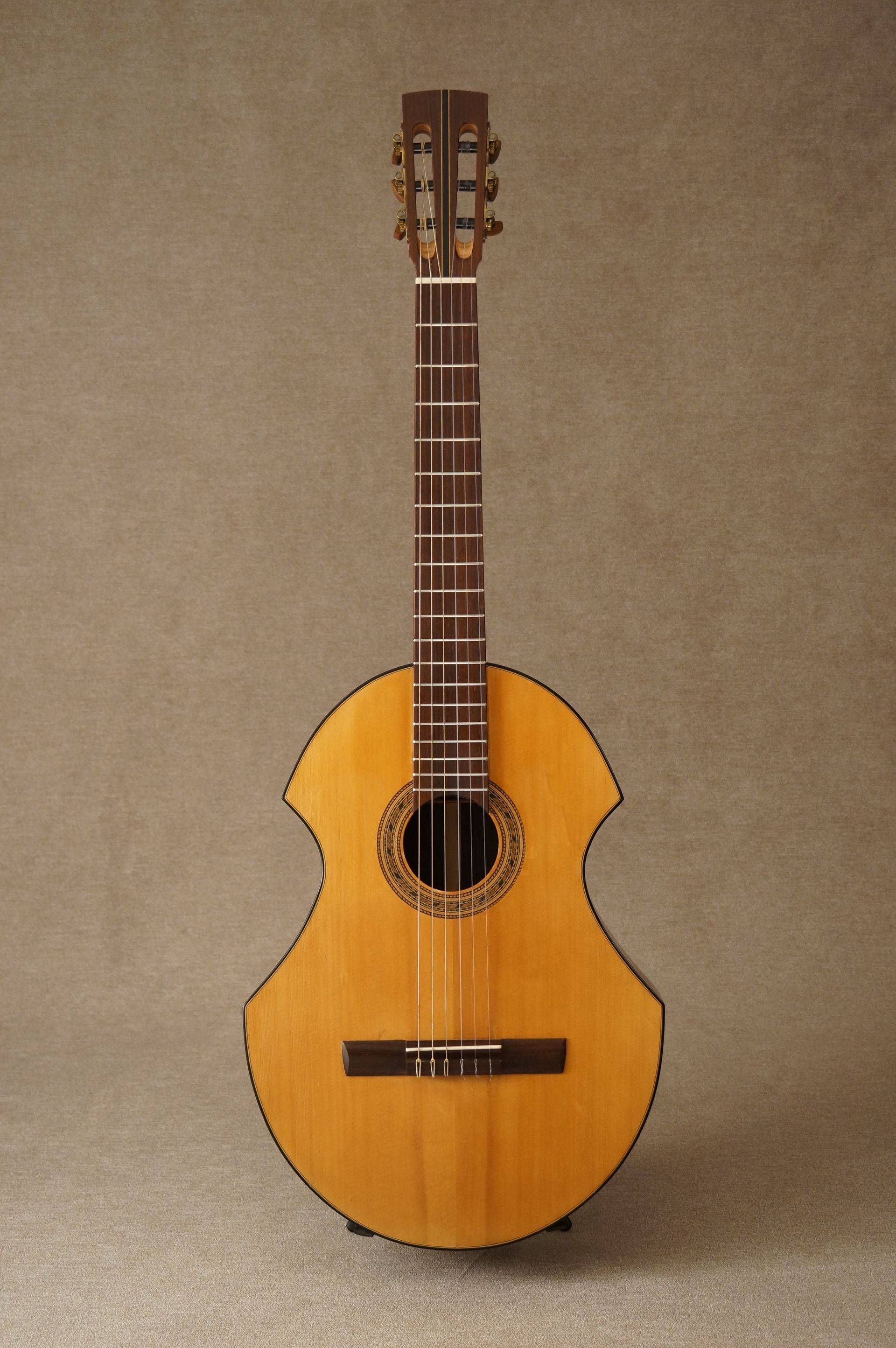 Luthara Guitar